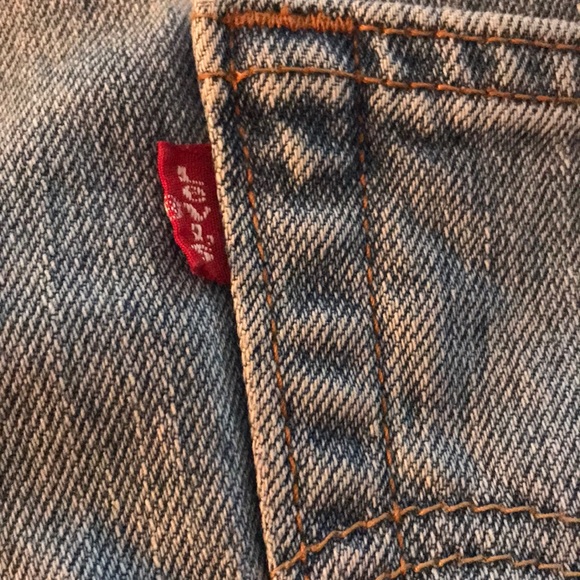 Levi’s Jean Shorts - Picture 6 of 7